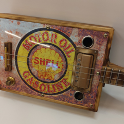 MR Cigarbox kitara ”Shell”